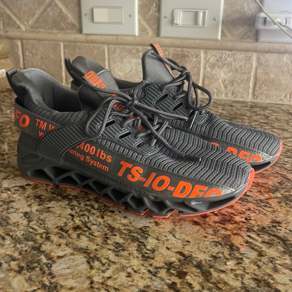FRSHANIAH athletic shoes